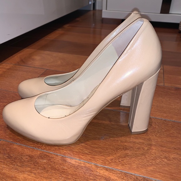 Nine West Beige Heel - Picture 2 of 4